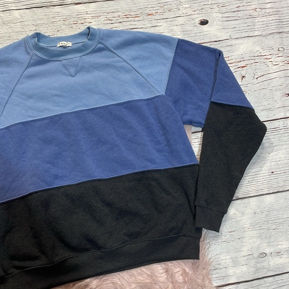 DONNI. Colorblock Sweatshirt in Blue and Gray - Picture 6 of 8